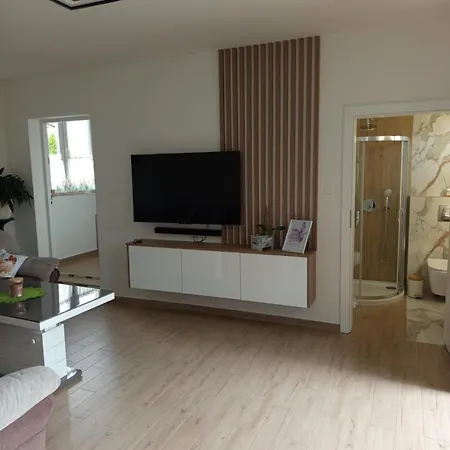 W Kurniku Z Jacuzzy *