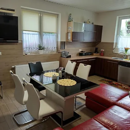 W Kurniku Z Jacuzzy Appartamento *